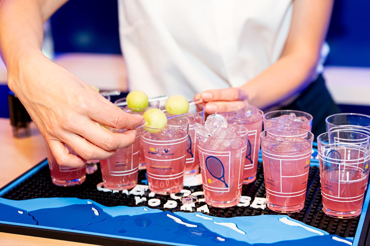 Great places to try a Honey Deuce in New York City without US Open tickets, including one spot to grab the cocktail for free