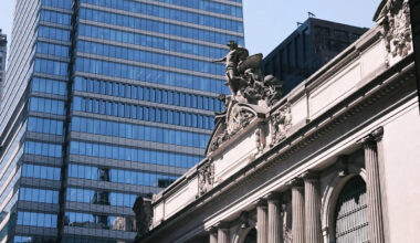 Manhattan Trophy Offices Show Growing Rent Gap by Age