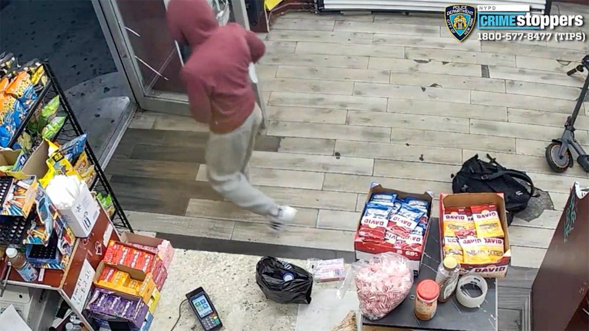 NYC manhunt underway for suspect accused of deadly shootings across 2 boroughs days apart