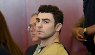 Luigi Mangione’s New York Trial Delayed to Allow Defense to Present Double Jeopardy Arguments
