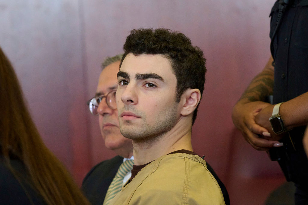 Luigi Mangione’s New York Trial Delayed to Allow Defense to Present Double Jeopardy Arguments
