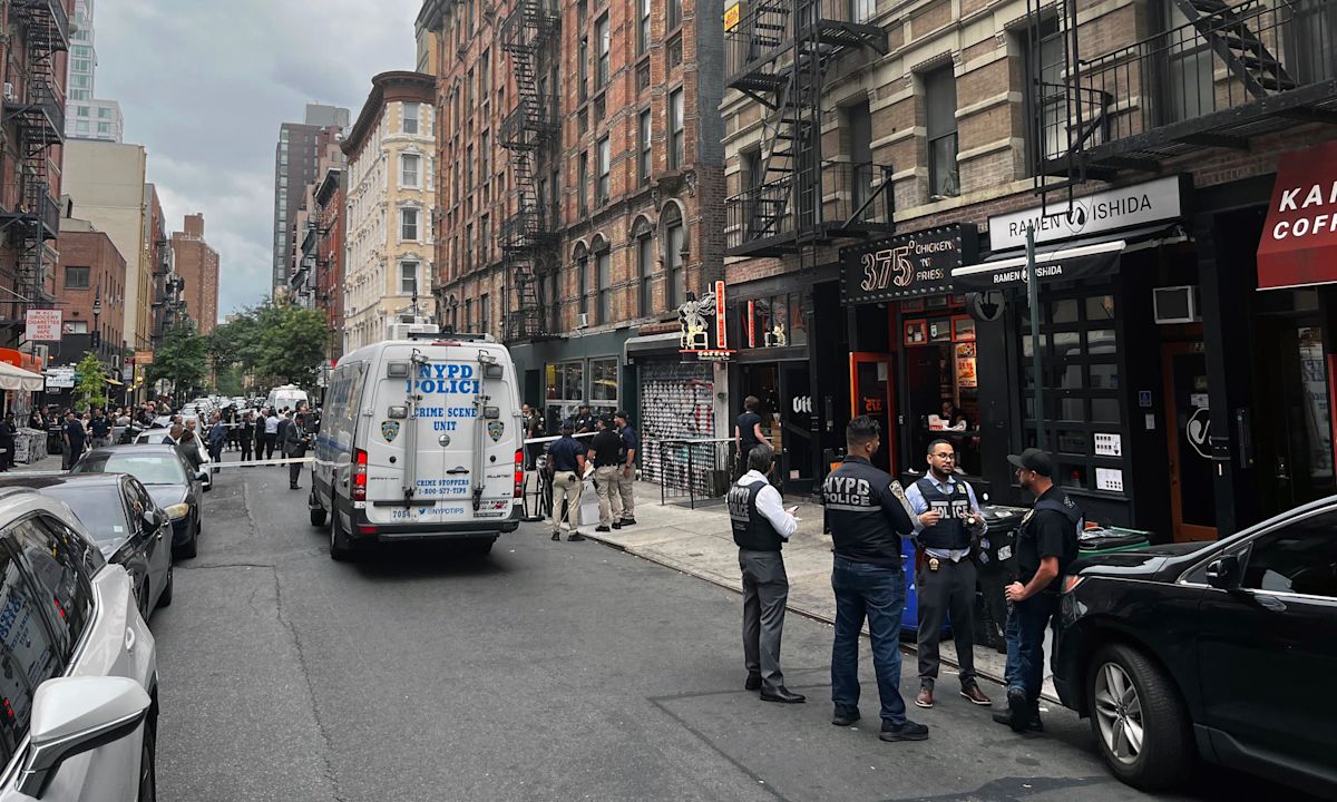 Man, 54, fatally shot after advancing on cops with butcher knife on Lower East Side: NYPD