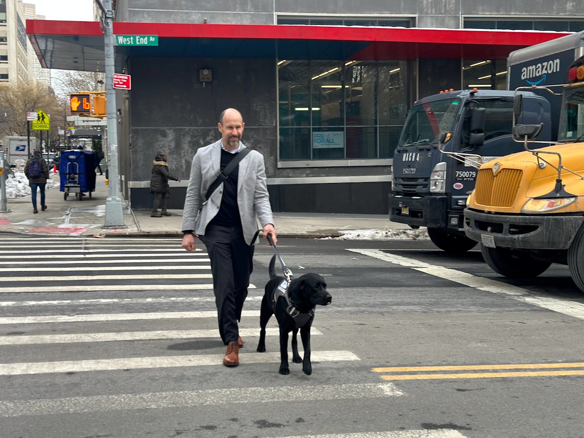 Blind CEO Is Raising His Guide Dog Differently With Manhattan as Their Training Ground
