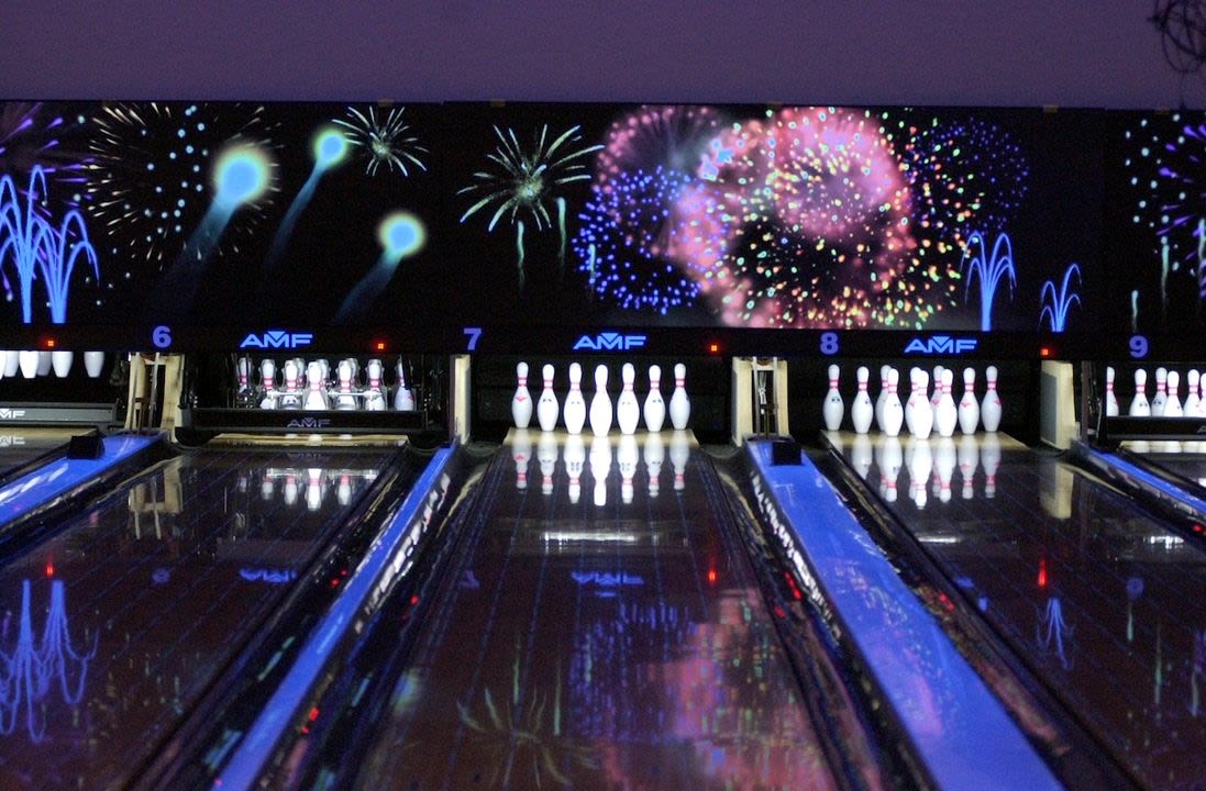 Staten Island’s Iconic Showplace Bowling Is Closing Monday: A Look Back at Its Heyday