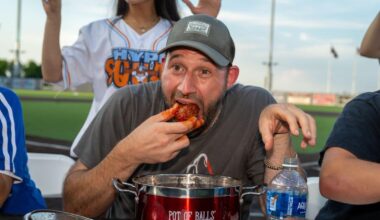 11 Meatballs, $500 and Plenty of Italian Pride at FerryHawks’ Heritage Night (200 Photos)