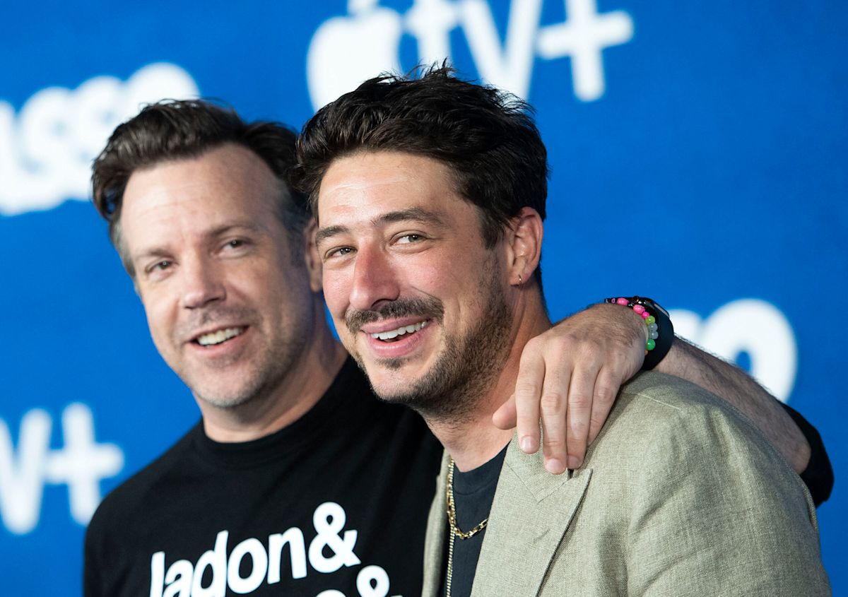 Jason Sudeikis, Oscar Isaac Join Mumford & Sons In NYC