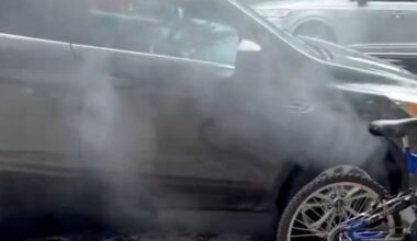 Witness says smoke spread between Bronx manholes while nearby New York buildings went dark