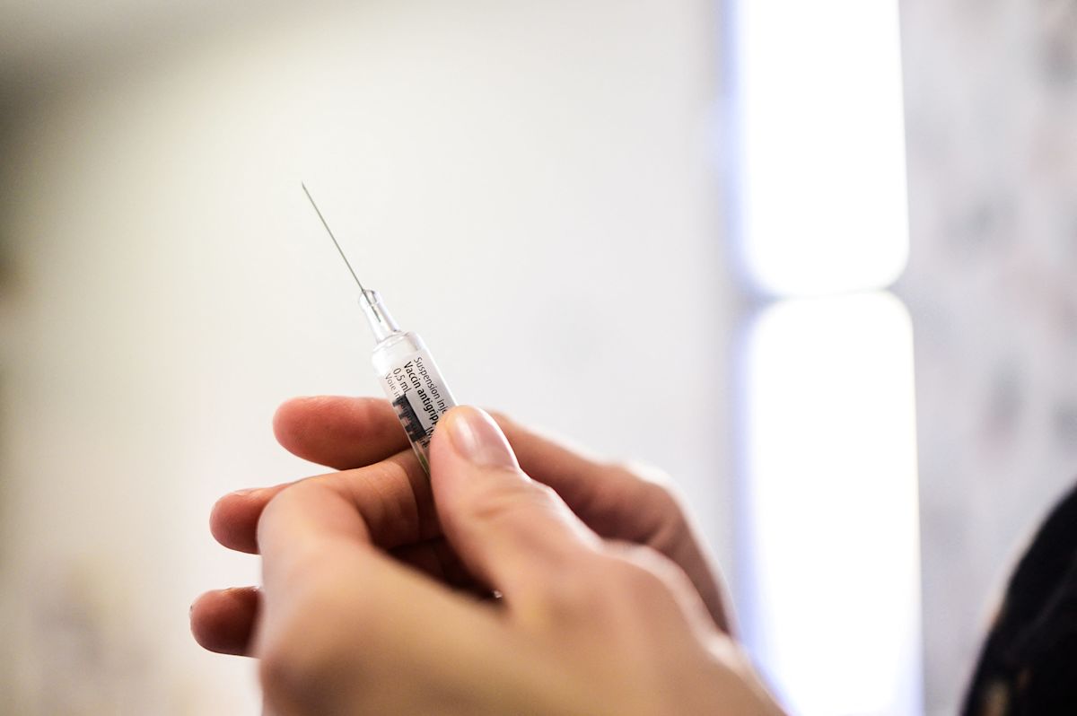 NYC sanitation workers keep getting poked by thrown-out needles. Here's why