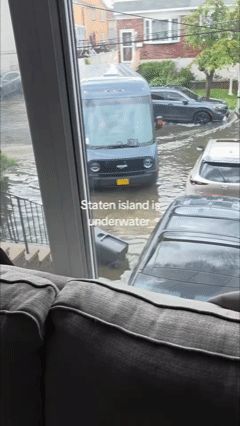 WATCH: Amazon worker delivers packages in ankle-deep water in Staten Island