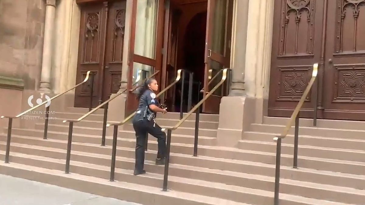 Bronx man charged with hate crimes after disruption at Central Synagogue