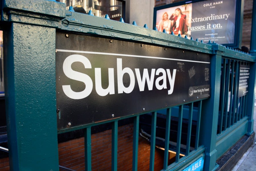 Subway rider slashed during morning commute in the Bronx: NYPD