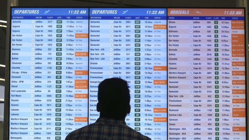 Weather causes flight disruptions at major NYC airports