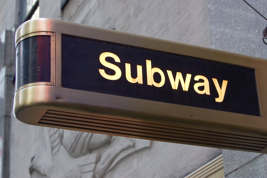 Man stabbed in Bronx subway station: NYPD