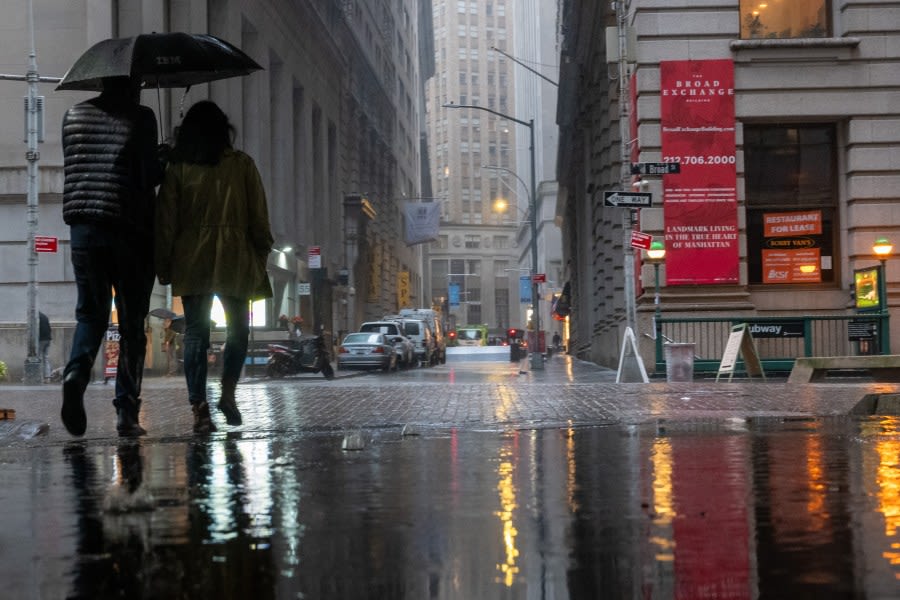 Heavy rain triggers NYC flooding alerts