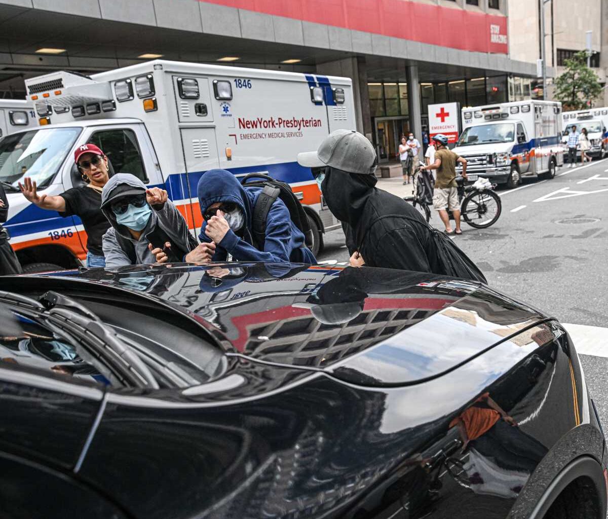 ICE detention reported at Lower Manhattan ER immigration enforcement surges in NYC