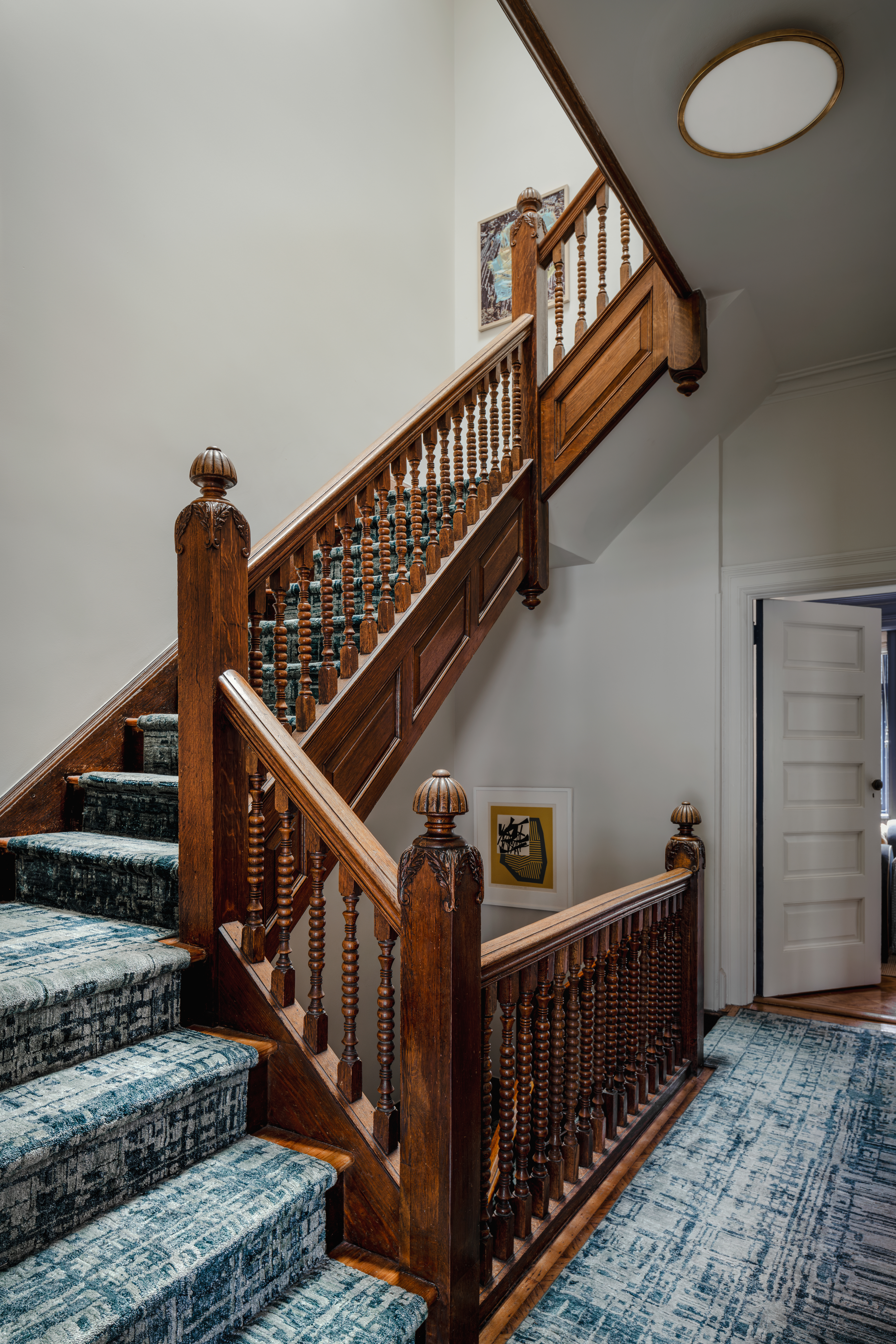 CENTER STAIR 2ND TO 3RD