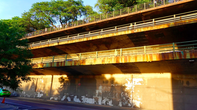Brooklyn, NY, USA - June 16, 2024: After 80 years of heavy daily use, New York plans to replace the rusting iconic triple cantilever section of the Brooklyn-Queens Expressway in Brooklyn Heights.  by: George Wirt