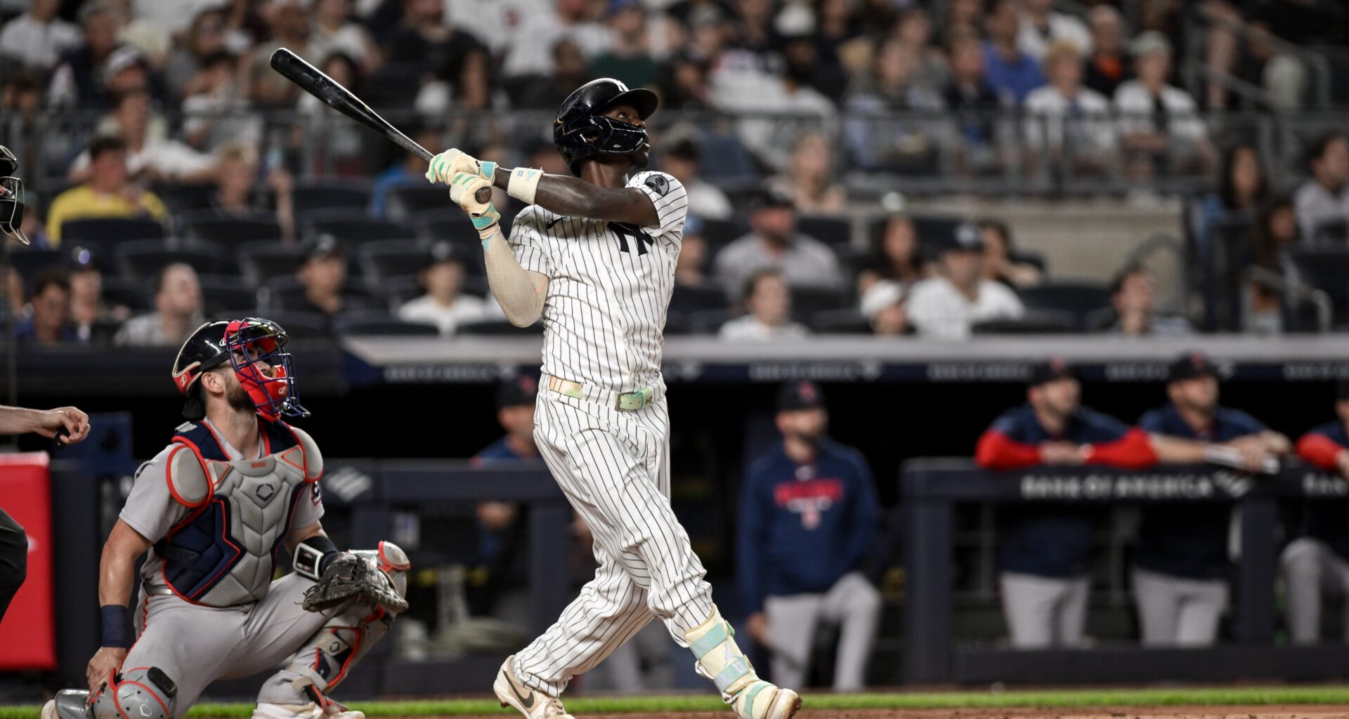 Yankees bury Red Sox late in 9-2 loss, raising stakes for Sunday’s Bronx finale