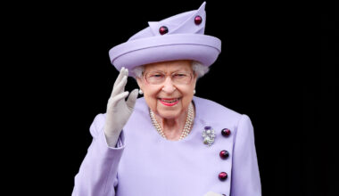 Queen Elizabeth's Love Of Bright Colors Had A Practical Purpose (& Kate Middleton Does It Too)