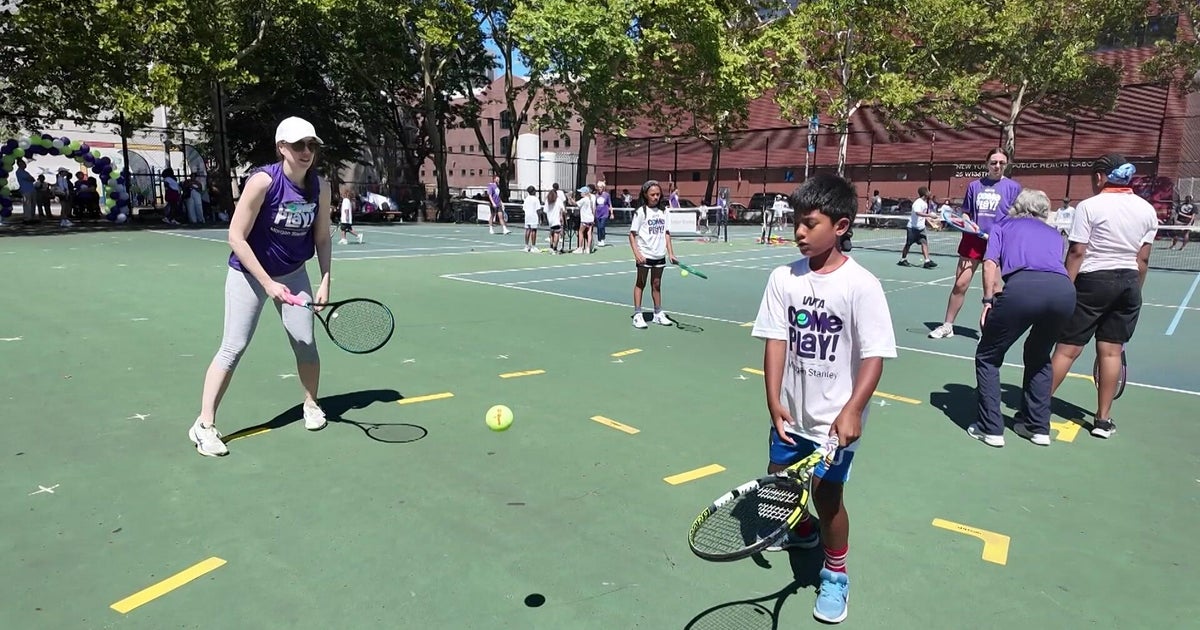 U.S. Open players give free tennis lessons to kids during Harlem sports clinic