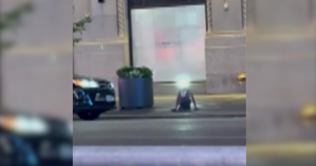 Video shows people climbing out of manhole in Midtown Manhattan
