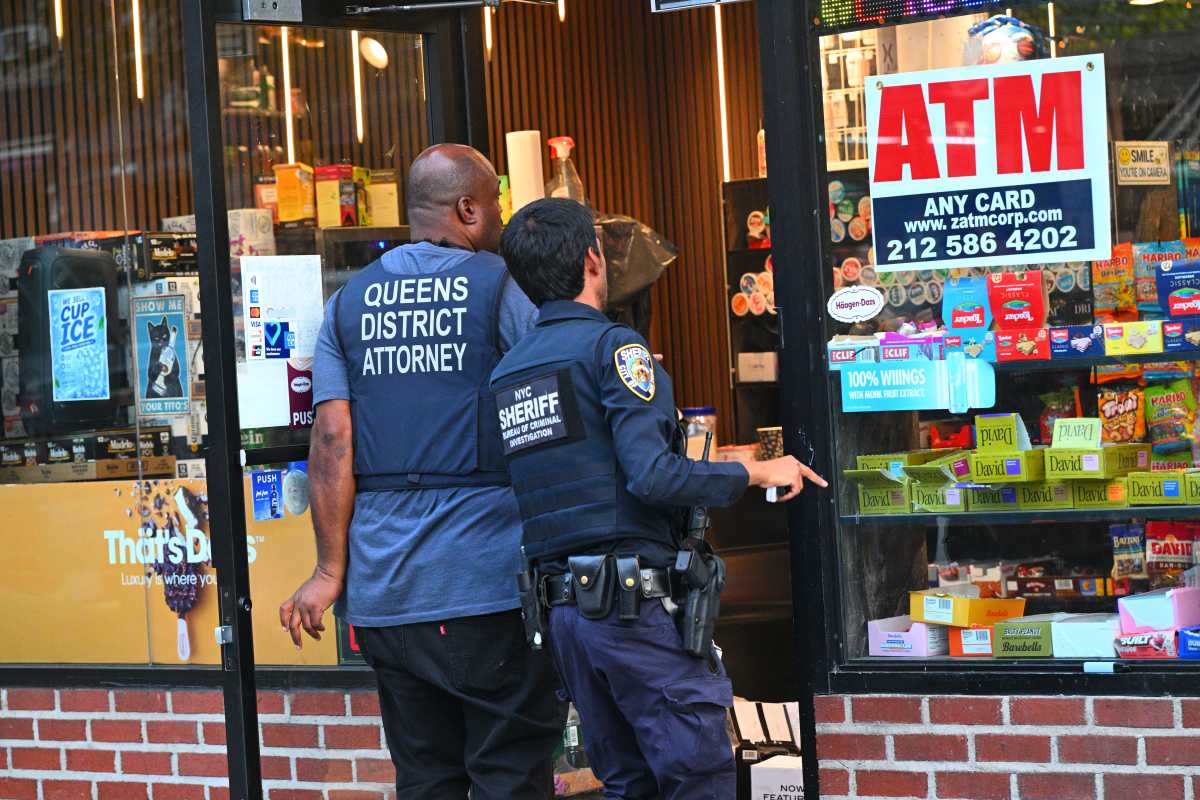 NYC Sheriff’s Office padlocks two storefronts along 30th Avenue in Astoria for selling illicit cannabis products, untaxed cigarettes – QNS