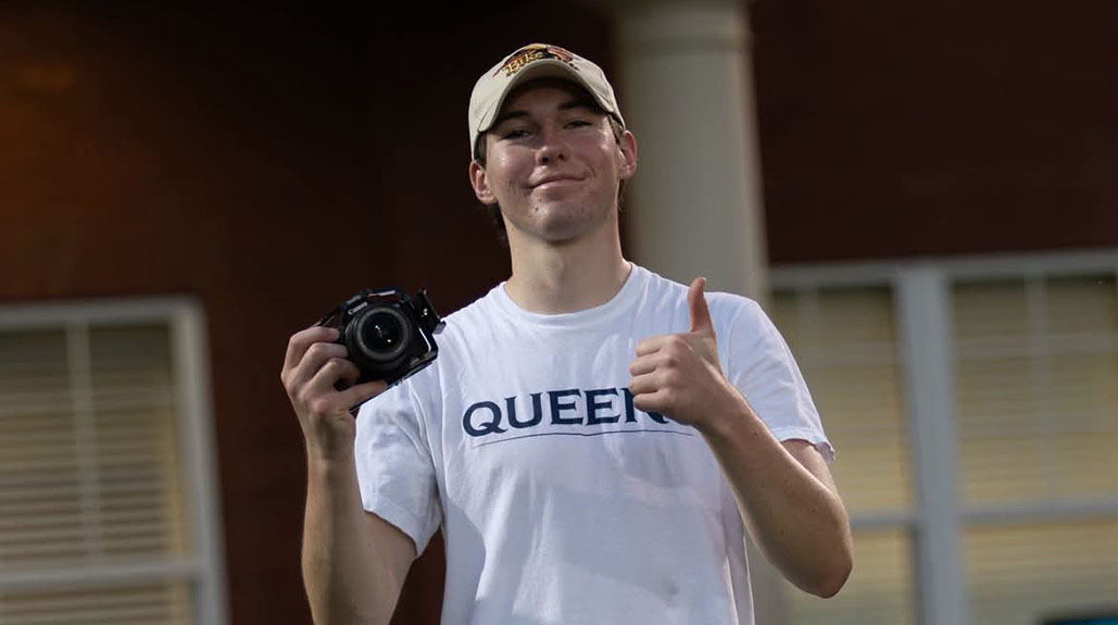 Oliver Pili ’30 sees Queens University through new lens