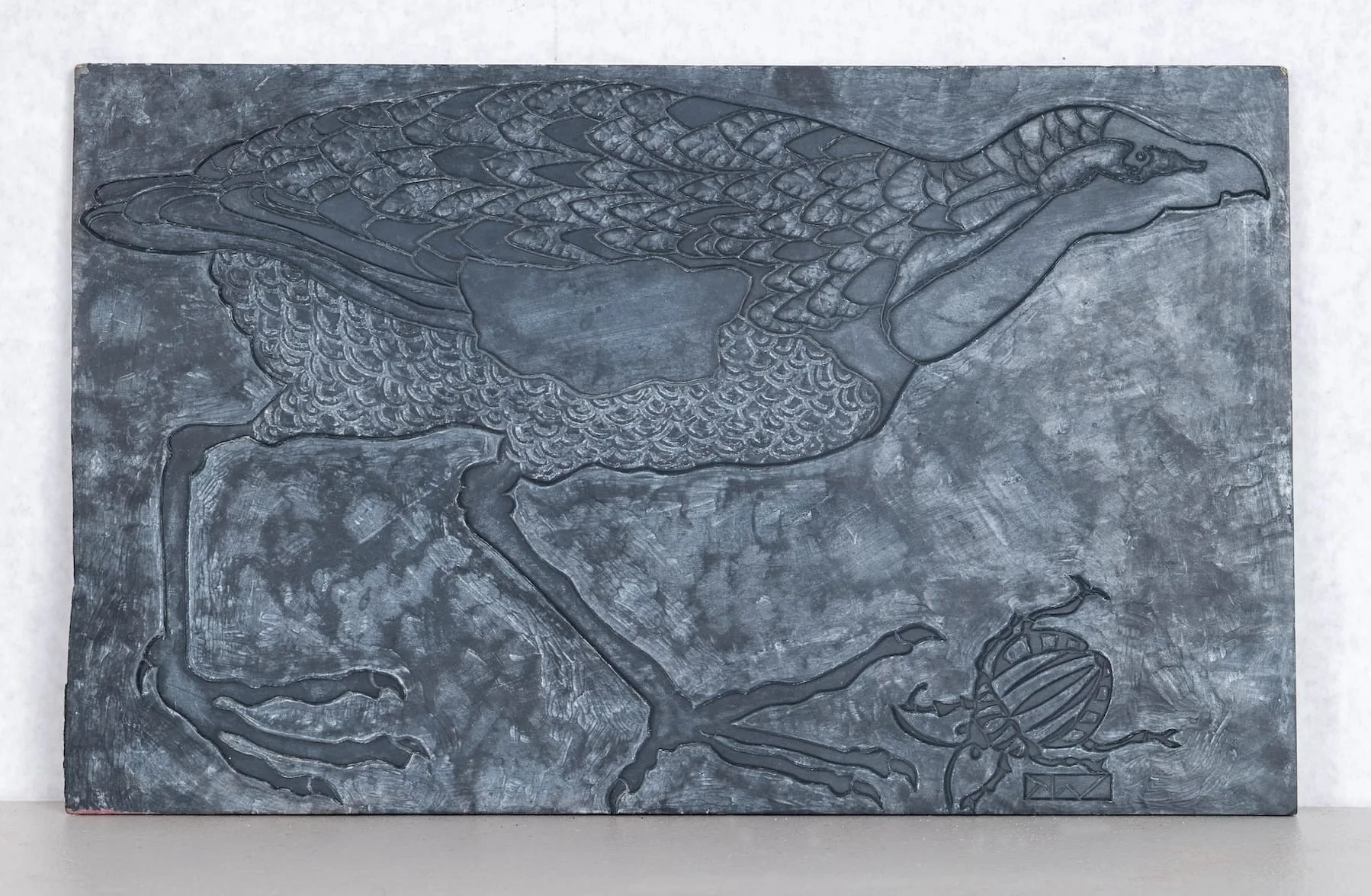 William Kent's black Italian slate sculpture 'Bittem and Beetle' on display.