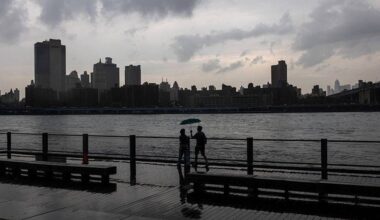 NYC thunderstorms threaten evening commute, disrupt air travel