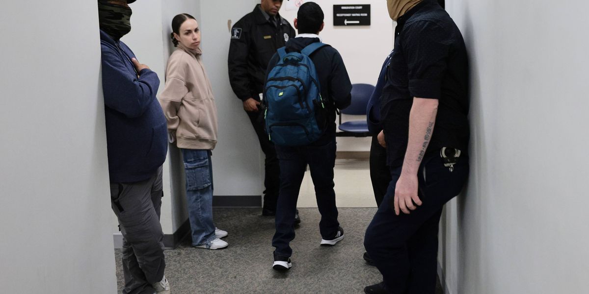 Judge rules New York can’t ban federal agents from wearing face coverings