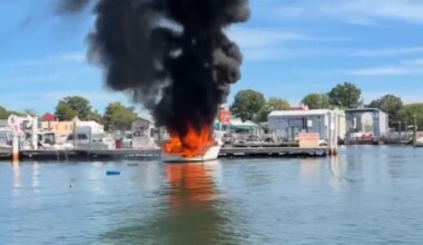 3 hurt when boat bursts into flames while docked near City Island in the Bronx