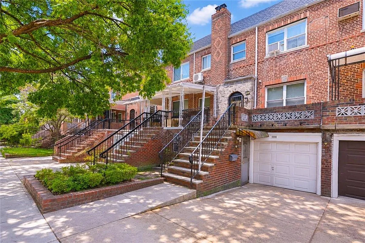 brick row house