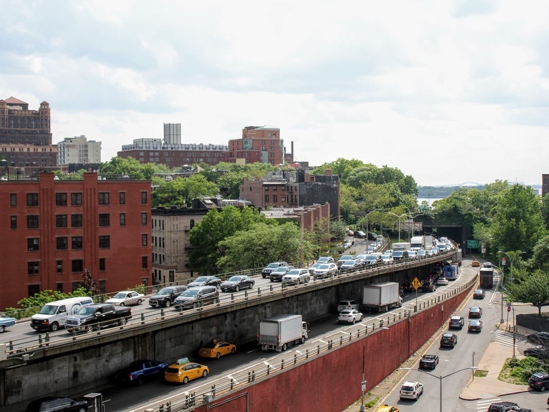 Truck Fire Shuts Down Lanes On Brooklyn-Queens Expressway