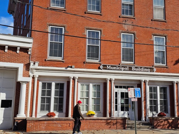 Municipal Building in Sag Harbor, NY (Shutterstock)
