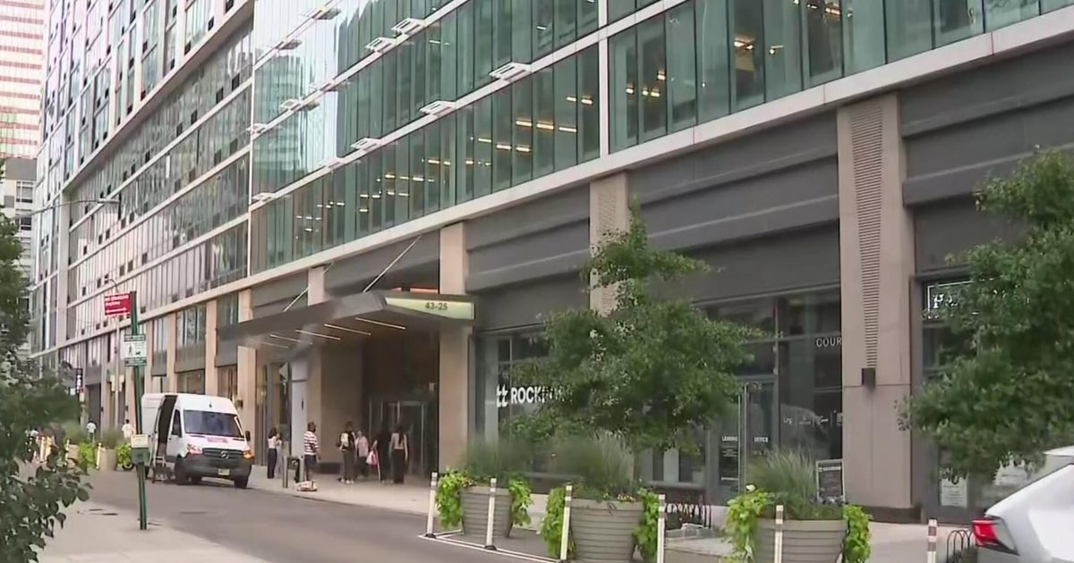 Police investigating fatal stabbing inside luxury Long Island City apartment building