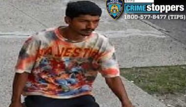 Cyclist wanted in three ‘swift robberies’ across Queens after snatching thousands of dollars’ worth of necklaces: NYPD – QNS