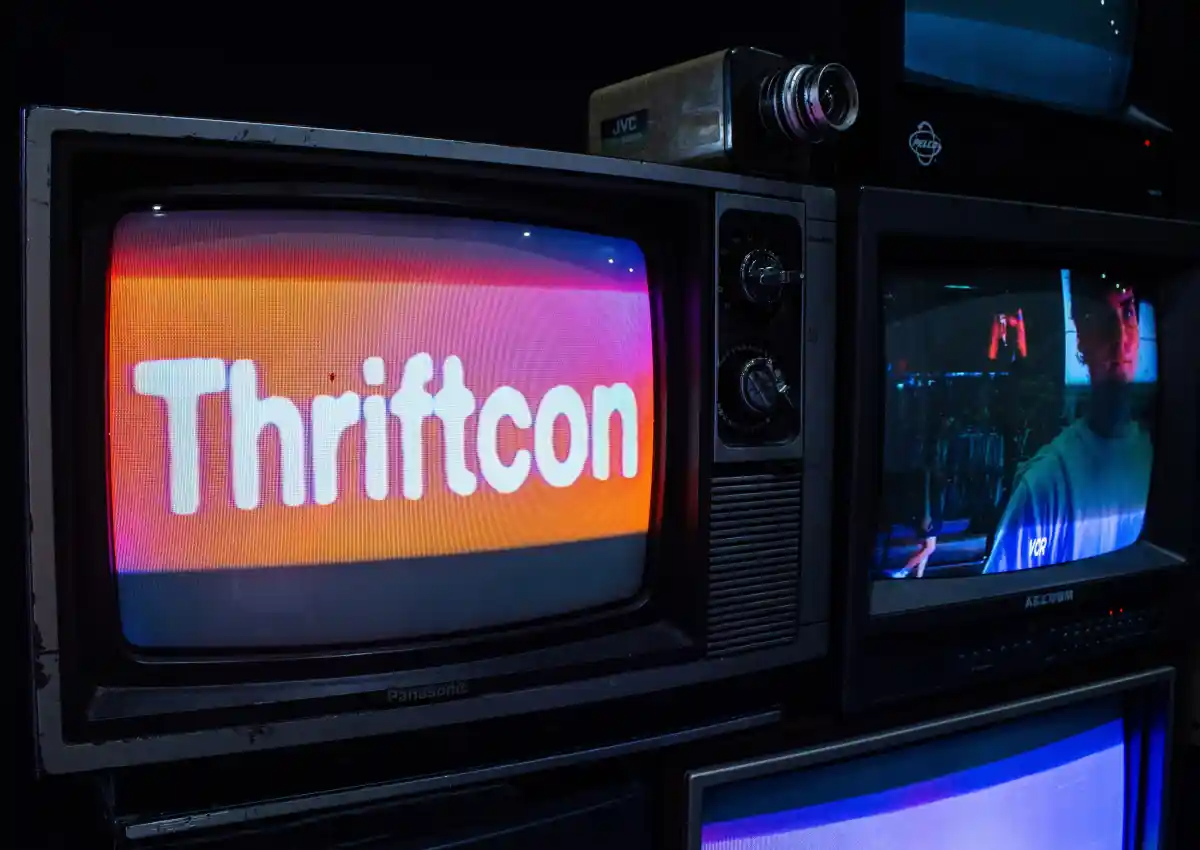tv with thirftcon shown on it