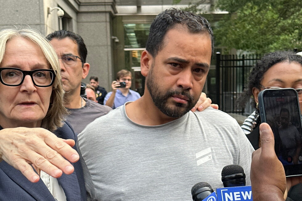 Speedboat driver charged after capsizing on Statue of Liberty tour, killing a woman and her infant