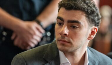 Luigi Mangione expected to plead guilty in federal case in healthcare CEO killing, AP source says