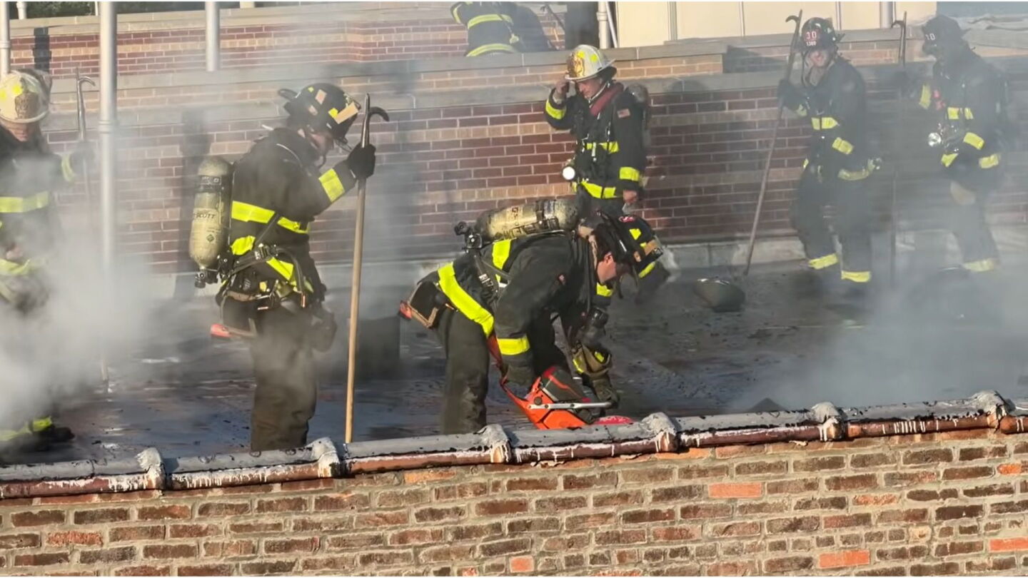 Cars blocking fire hydrants delay FDNY crews at 4-alarm Bronx fire