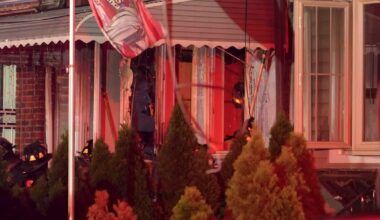 6 hurt after flames tear through Queens home, firefighters say