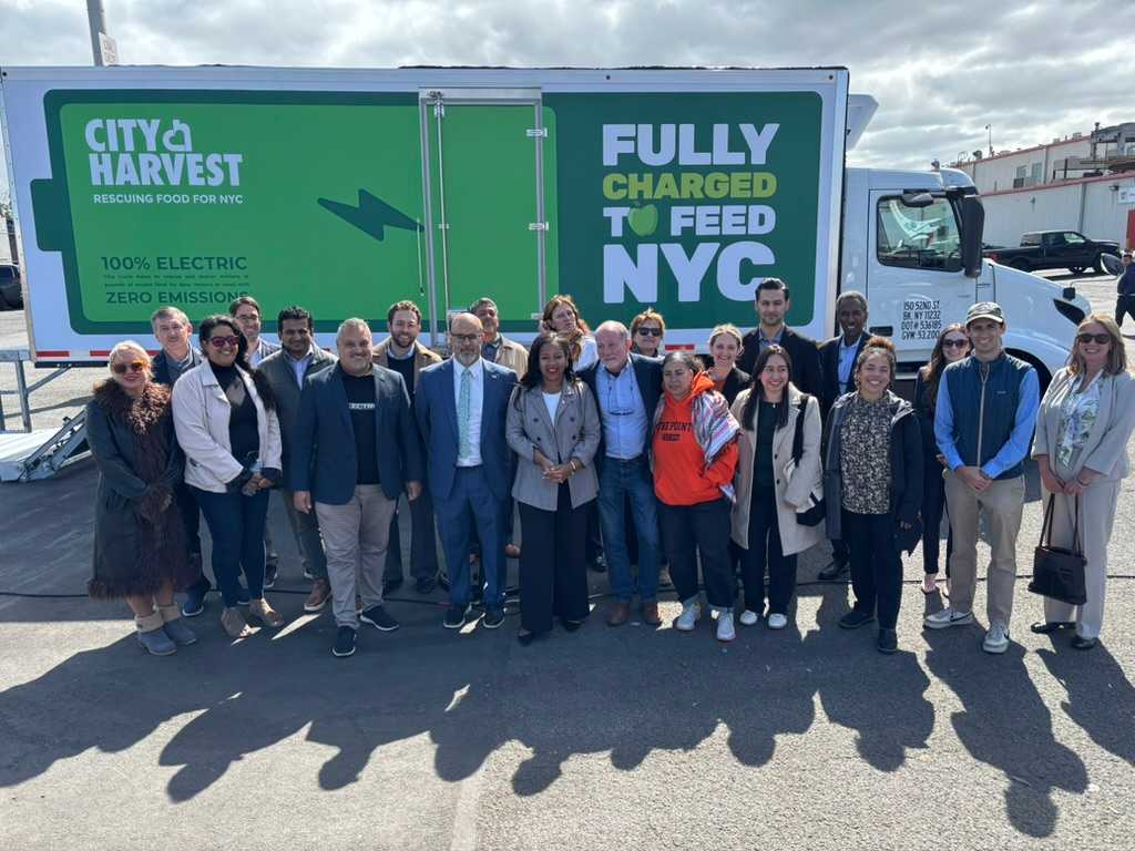 City Harvest rolls out electric trucks to fight pollution in Hunts Point – Bronx Times