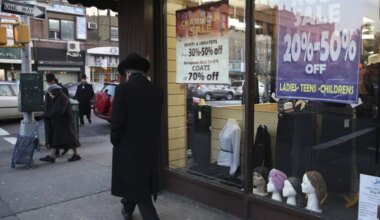 Haredi teen stabbed in Brooklyn synagogue