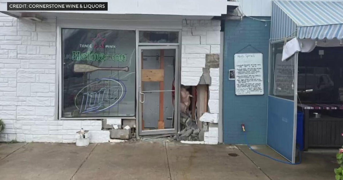 Car crashes into Lavallette, N.J. restaurant outdoor dining area, killing 1 and injuring 7 others