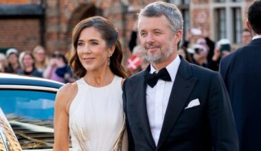 Queen Mary’s dreamy white dress had a striking detail at King Frederik’s portrait unveiling