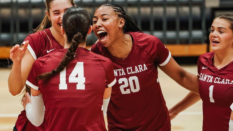 Volleyball Dominates Manhattan to Open Yale Invitational