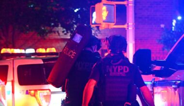Alleged gunman in custody after barricading himself inside a Jackson Heights apartment: NYPD – QNS