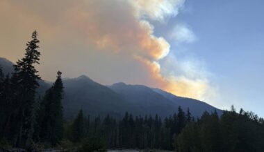 Three Queens Fire approaching 10,000 acres, now 11% contained | News
