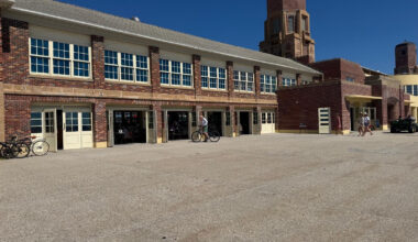 New beach club opens at the Rockaways’ historic Riis Park bathhouse | Brooklyn Bridge Parents
