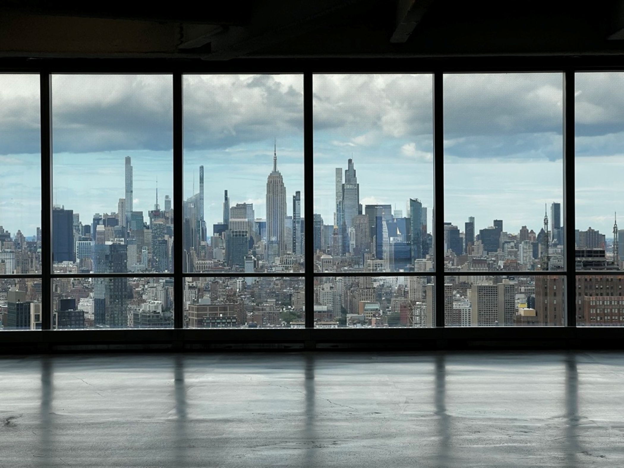 7 World Trade Center offers sweeping views of the Manhattan skyline. (Andria Cheng/CoStar)